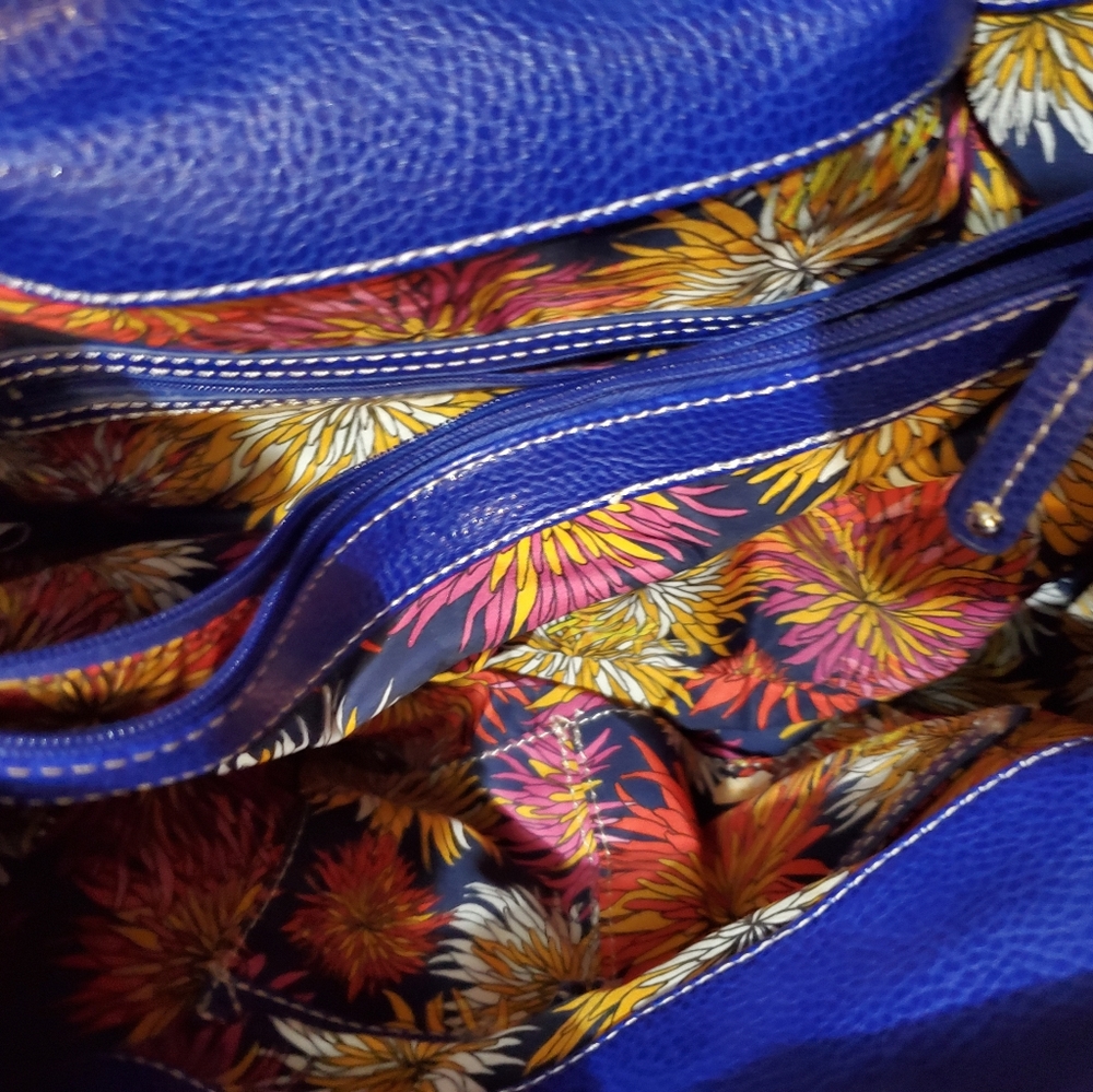 Handbag - Picture 3 of 3